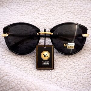 VG Luxury Oversized Black Sunglasses Gold Hardware UV400 NWT